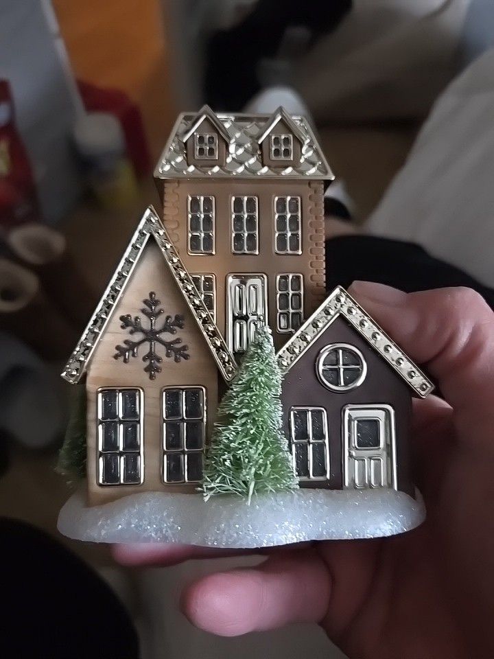 Bath And Body Holiday Scene Wallflower Plug In