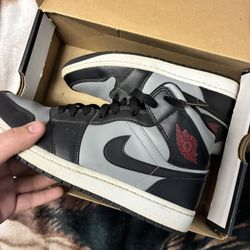 Air Jordan 1 Mid Black/gym Red Particle 