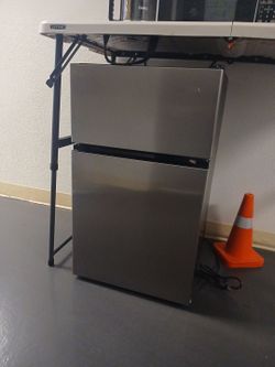 Mini fridge