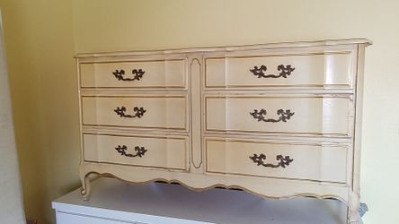 Dresser antique