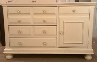 Kids dresser