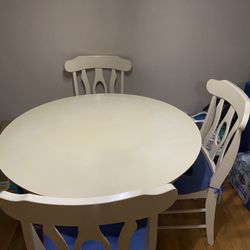 Kitchen table with 4 Chairs