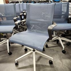 🔥NEW OPEN BOX🔥 2020 HERMAN MILLER SETU CHAIRS LIGHT BLUE MESH DESIGNED BY STUDIO 7.5 BEAUTIFUL SUPER COMFORTABLE LIGHT WEIGHT MANY AVAILABLE 