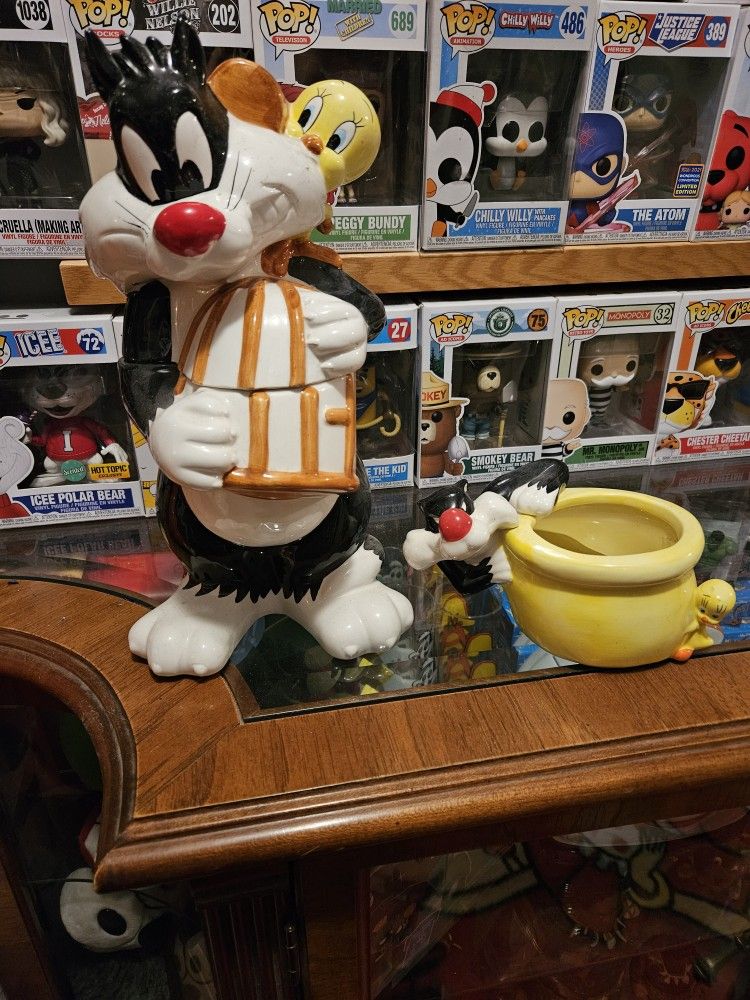 Twenty And Sylvester Cookie Jar And Planter