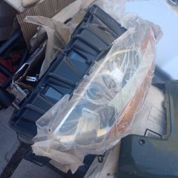 2015 Explorer Headlight Lt Side 