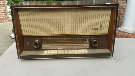 Vintage Grundy stereo radio model 5295 German built