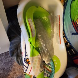 Fisher Price Baby Bath Tub (With age appropriate attachments)