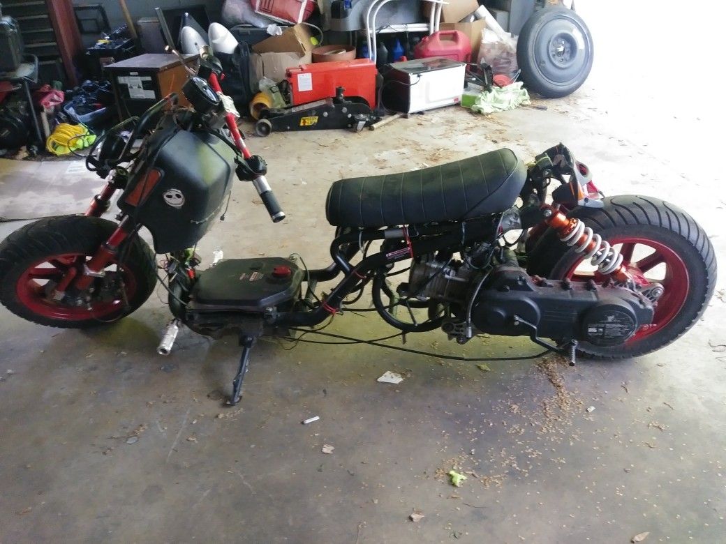 2016 Honda Ruckus clone ice bear maddog 50cc with 80cc upgrade kit
