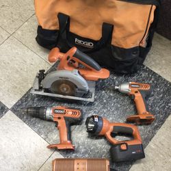 RIDGID 18V CORDLESS COMBO KIT 4 TOOL SET WITH BATTERY CHARGER BAG