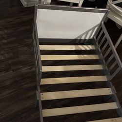 Toddler bed