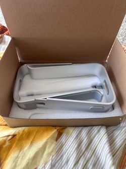 Vertical Aluminum laptop stand - never used