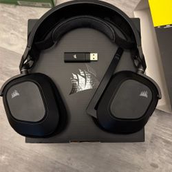 Corsair HS80 RGB Headset With Mic And Bluetooth Receiver 