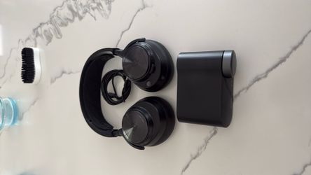 Steel series head set with the nova pro