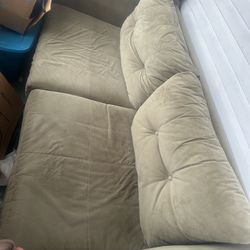 Free living room furniture