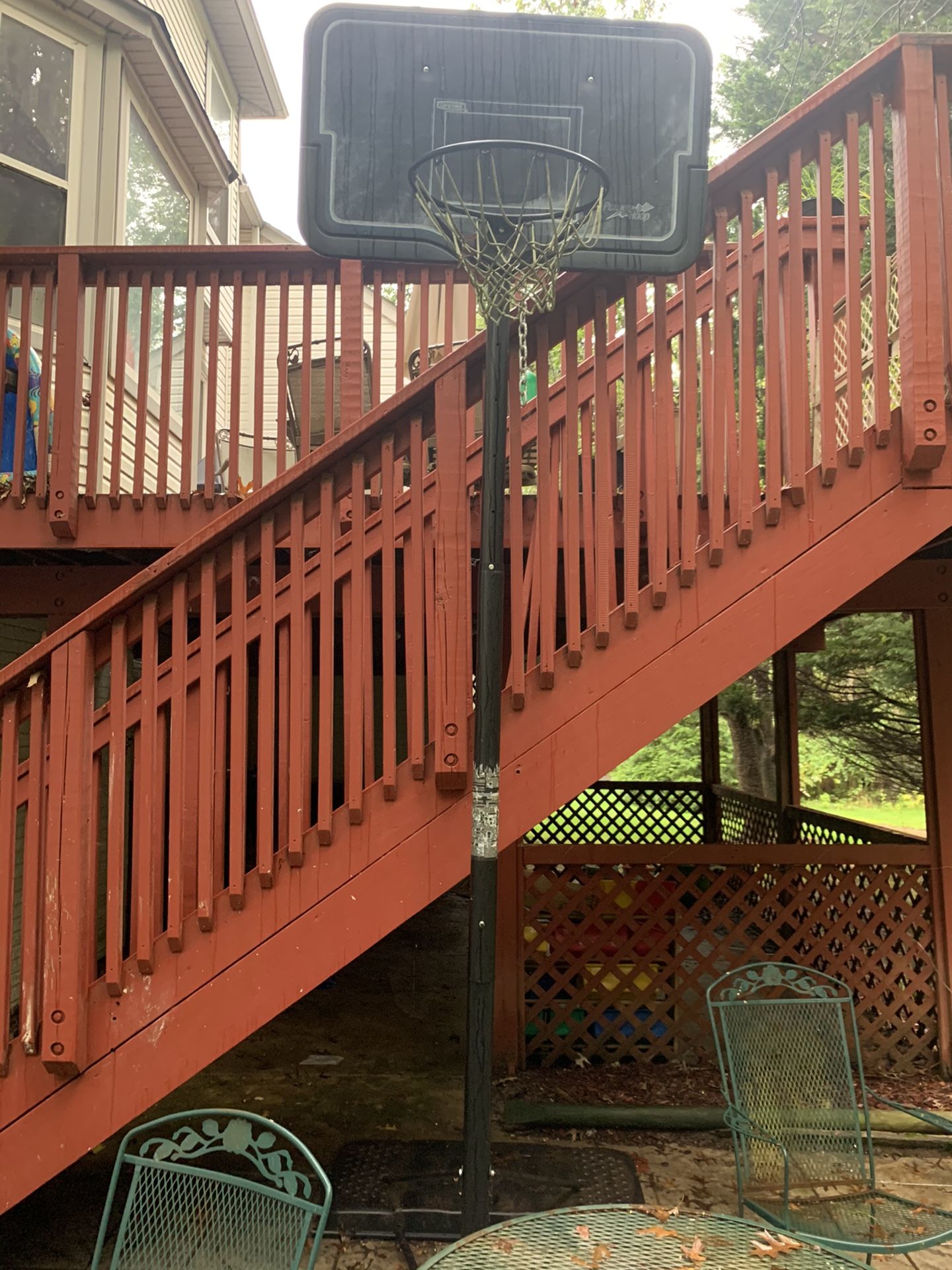 Basketball hoop