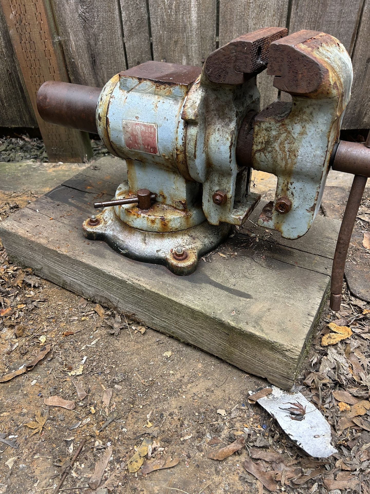 Old Shop Vise