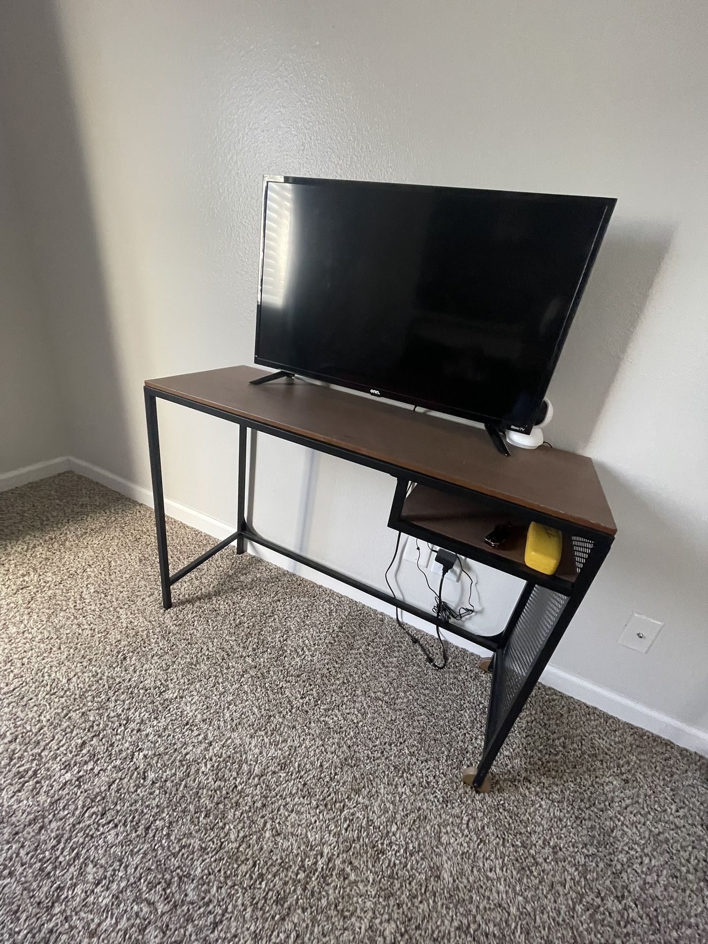Desk / Tv Stand 