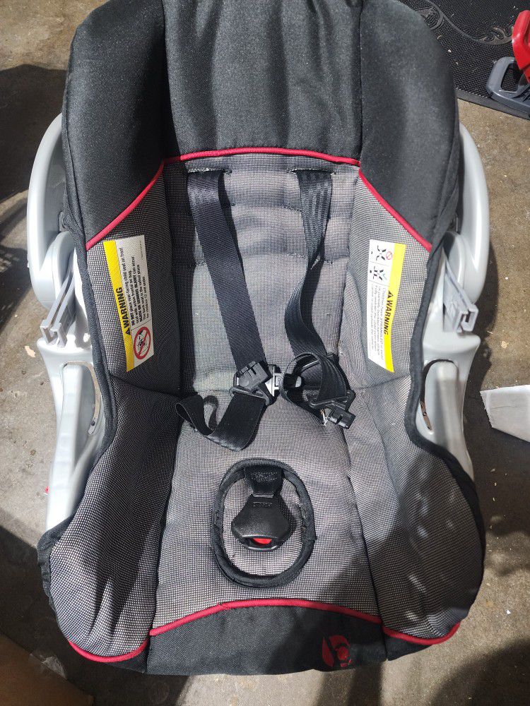 Babytrend Baby Car Seat With Base
