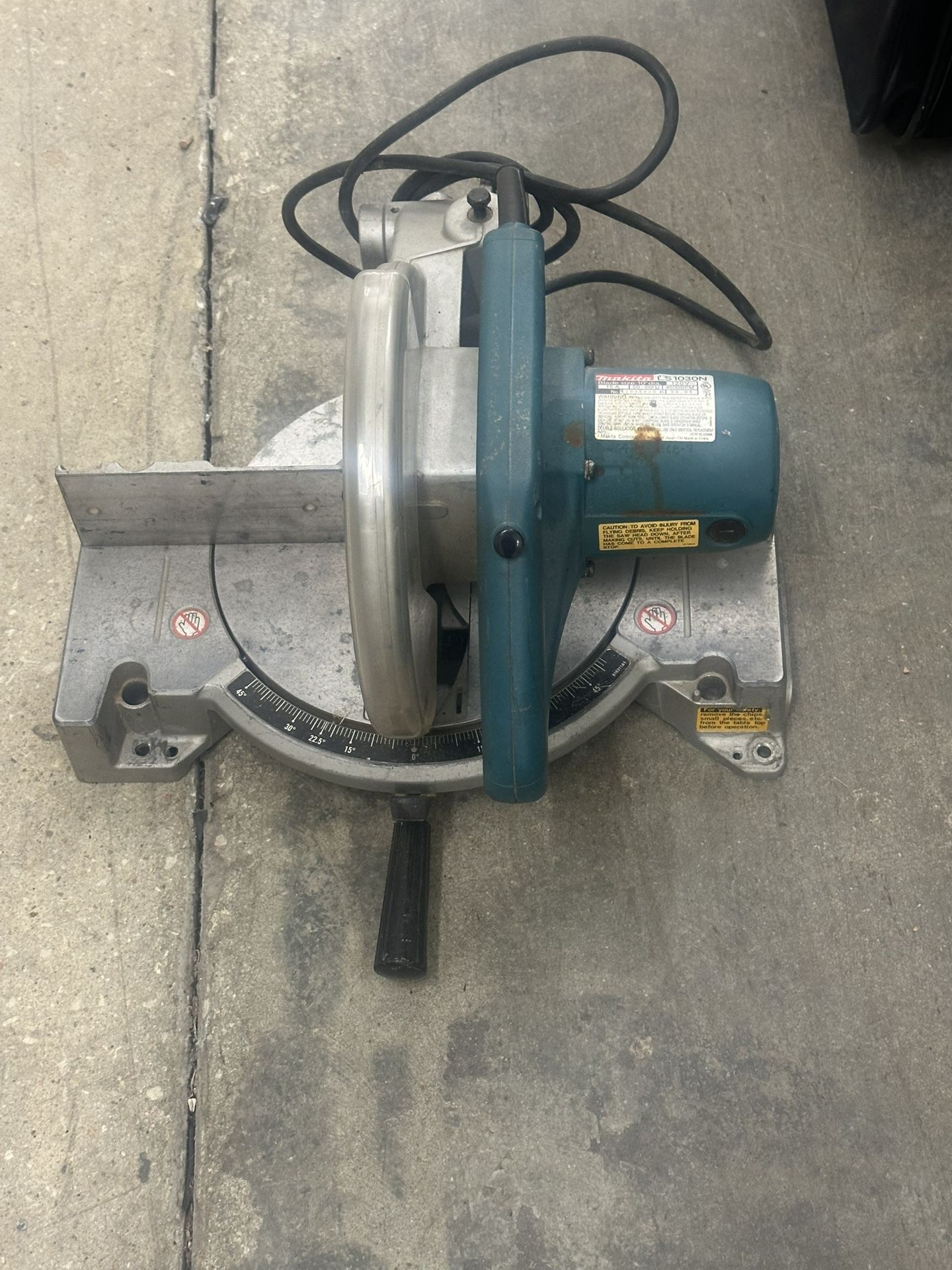 Makita Saw 10”
