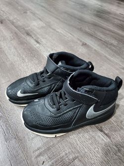 Toddler Boy nike shoes size 9c