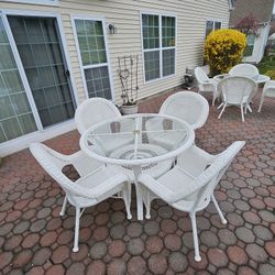 Hampton Bay white wicker rattan outdoor patio furniture dining table chairs armc