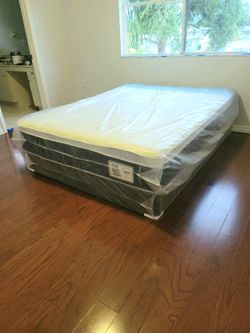 New QUEEN PILLOW TOP MATTRESS and BOX SPRING 2PC