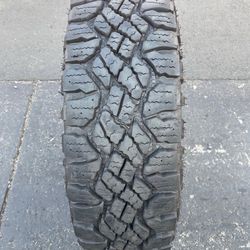 (1) 245/75R17 Goodyear Wrangler