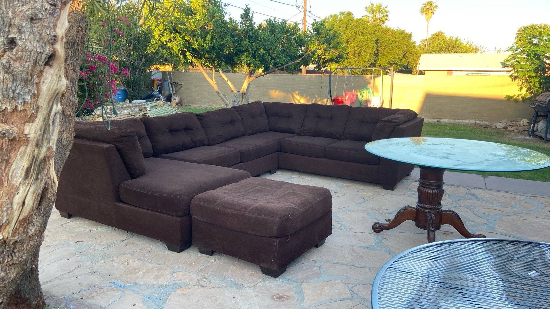 Brown Sectional Couches 