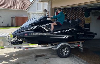 Yamaha FX Cruiser SVHO Jet Ski & Yamaha FX Cruiser SHO