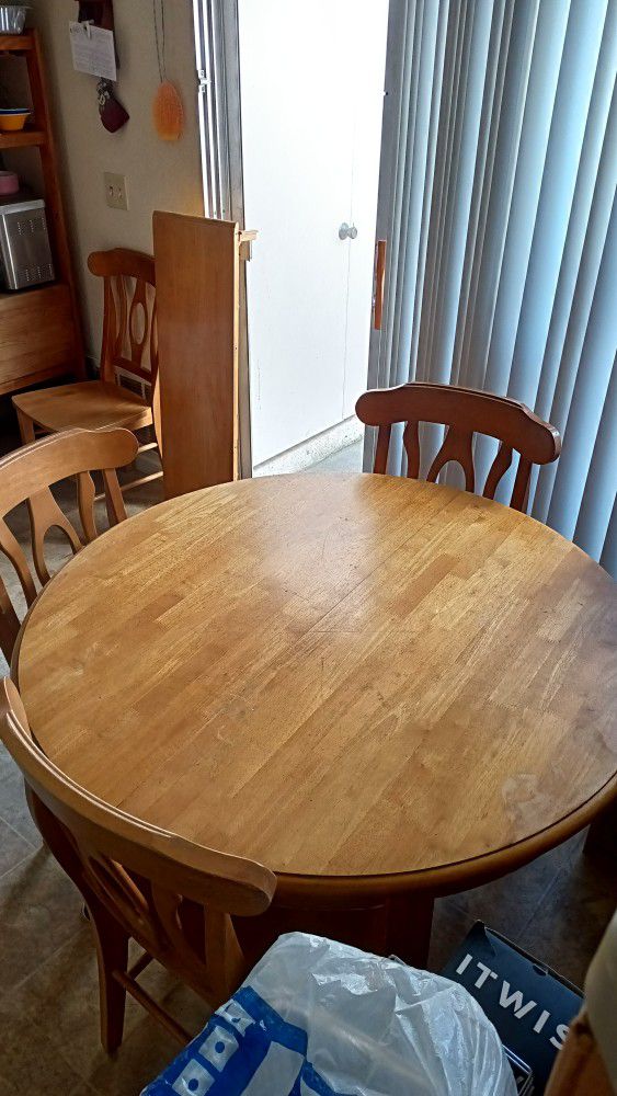 Kitchen Table W/4chairs