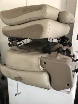 2003 Chevy Tahoe seats