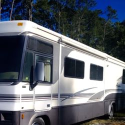 2001 Ford Winnebago Adventurer