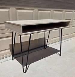 Modern desk