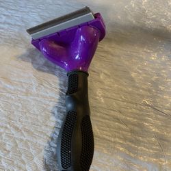 D-17   Furminator  Deshedder For Long Haired Cats.   $10