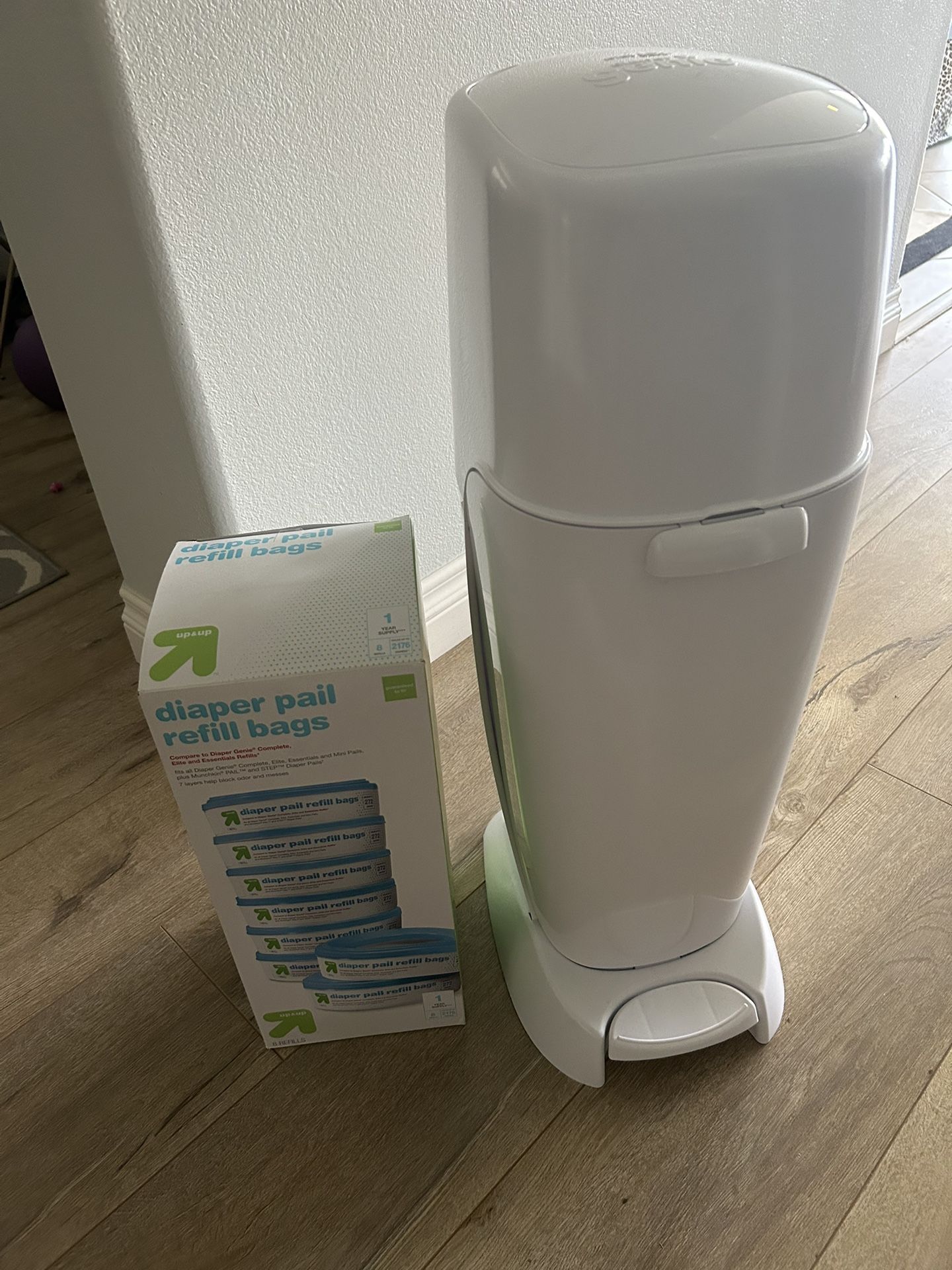 Diaper Genie with 5 refill bags