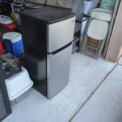 Magic Chef Refrigerator