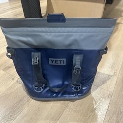 Yeti M30 Cooler Tote