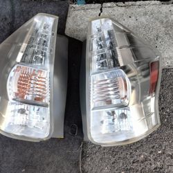 2012-2014 Prius V Led With Halogen Bulb Tail Lights With All The Accessories OEM.