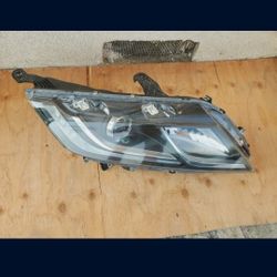 2018 - 2021 HONDA ODYSSEY RIGHT HEADLIGHT PASSENGER SIDE HALOGEN W/ ACCENT LED GENUINE USED.  D1 Alm
