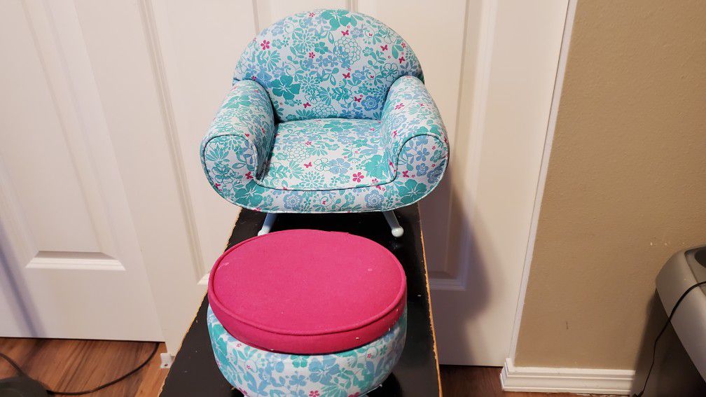 American Girl Doll  Kanani's Chair And Blue Pink Ottoman   $65