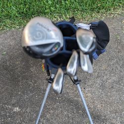 Cleveland Junior Golf Club Set With Bag