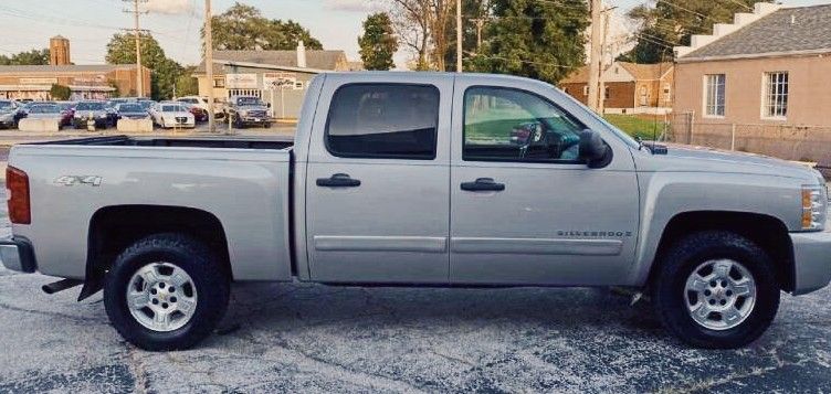 Wheel Drive* *4 Doors08 Chevrolet Silverado