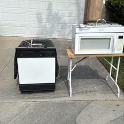 Dish Washer And microwave 
