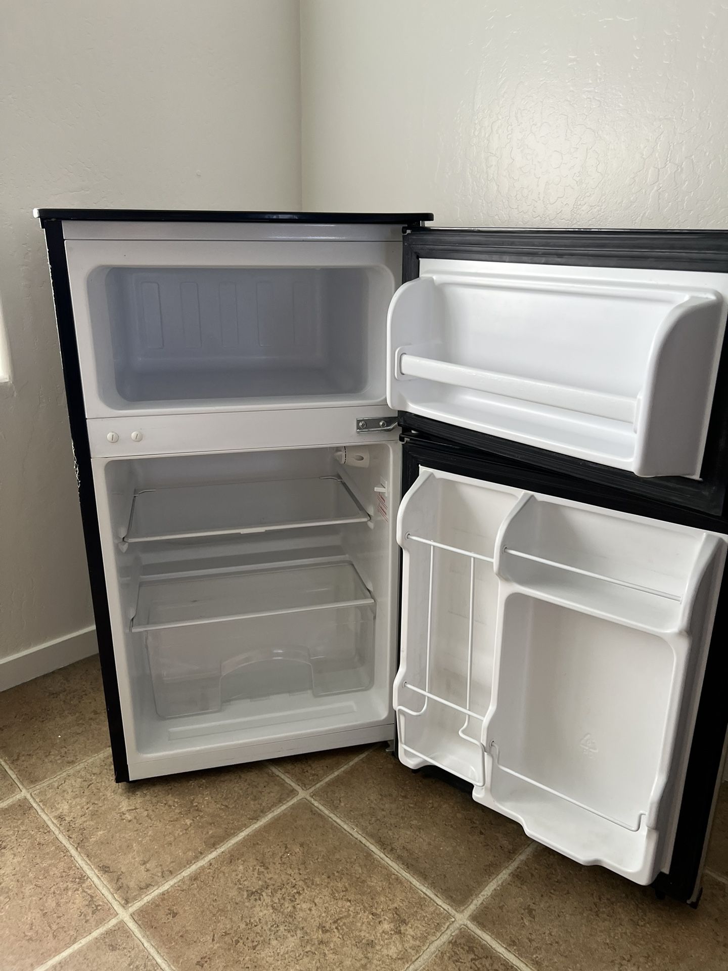 Small Fridge for Sale in Bakersfield, CA OfferUp
