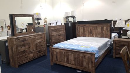 4PC Queen Bedroom Set