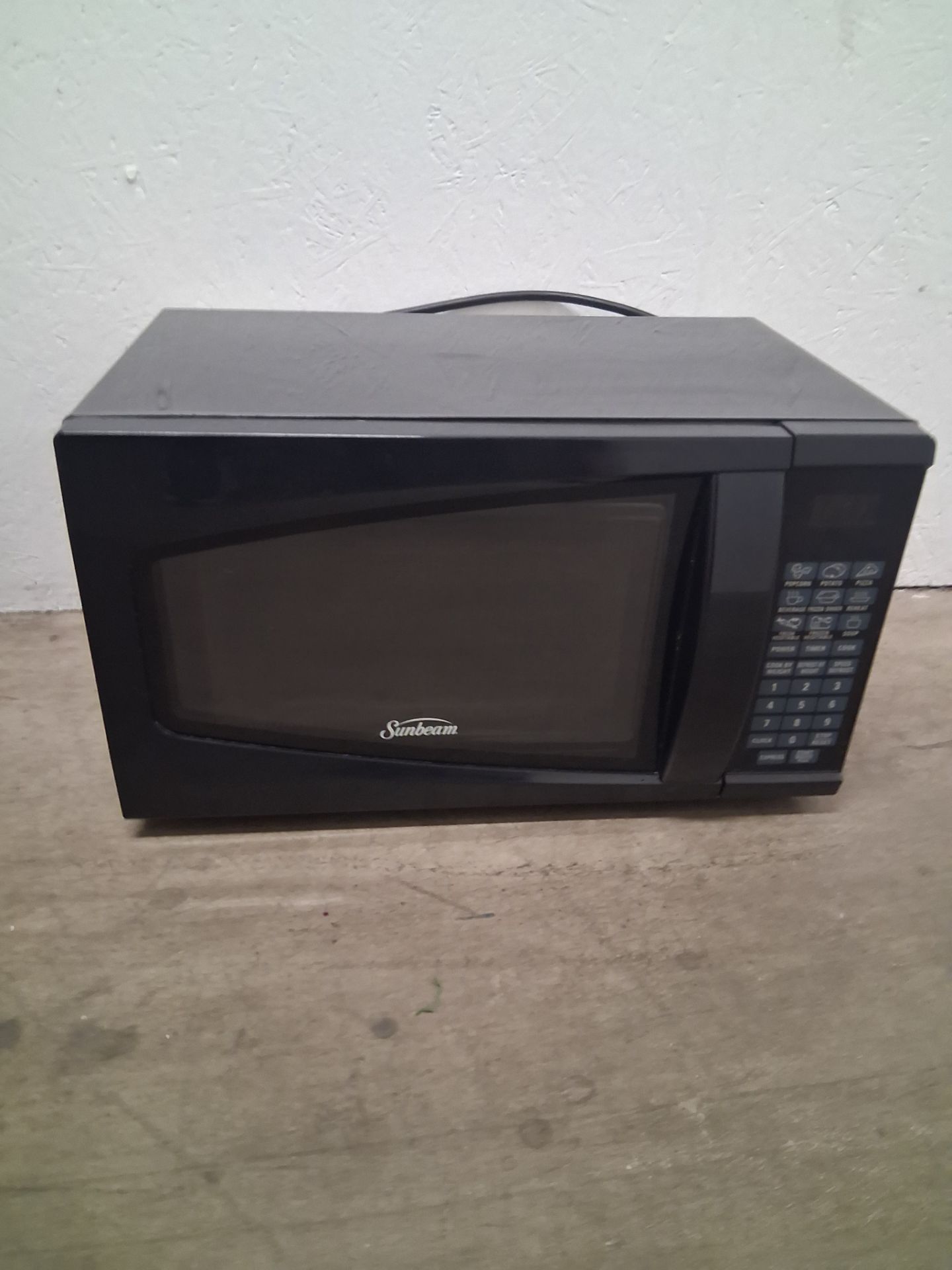 Microwave pickup 2-8:30 pm rainbow/charleston cash only read description