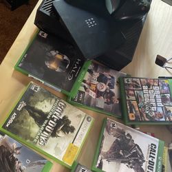 Xbox One +  3 Controllers + Games 