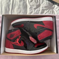 Air jordan 1 retro high OG ‘patent red” Size 10