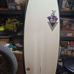 5'8 28.3L Tomo Hydroshort Surfboard 