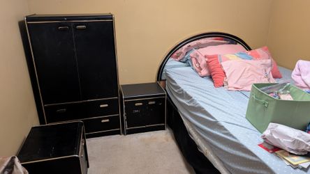 Queen Bedroom Set Complete Headboard w/ bedframe, Wardrobe cupboard, and 2 nightstands complete